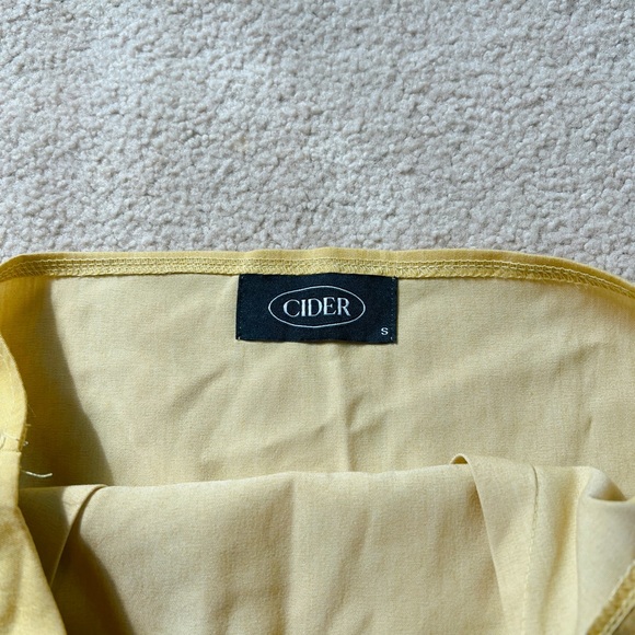 Cropped Halter Top - Picture 3 of 6